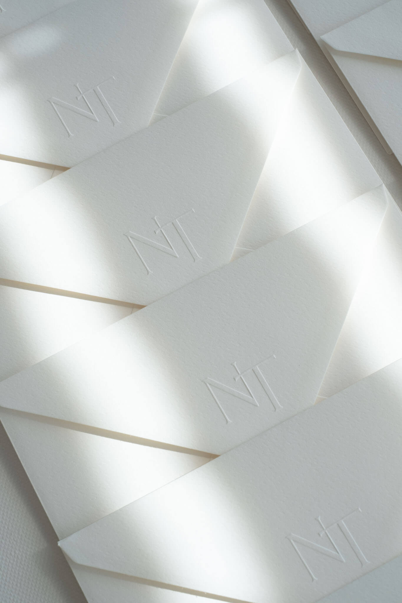 Obálka s embosovanou klopou