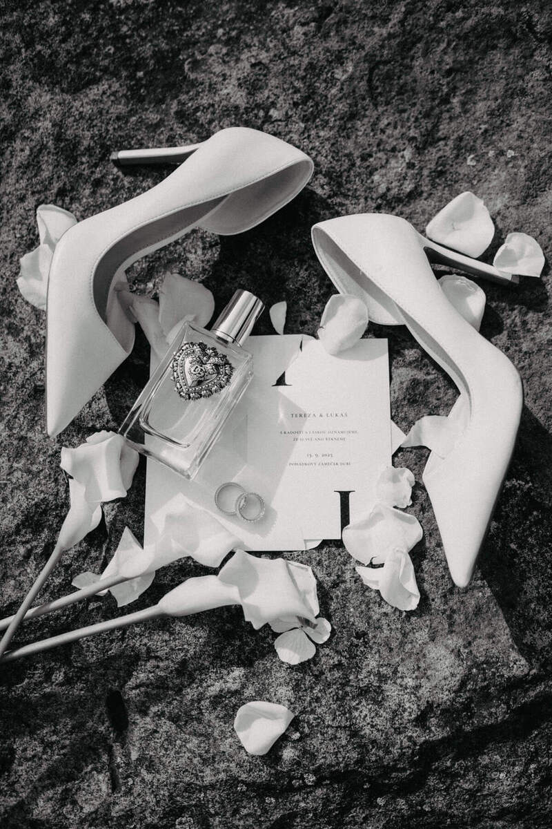 Svatební oznámení výrazná písmena