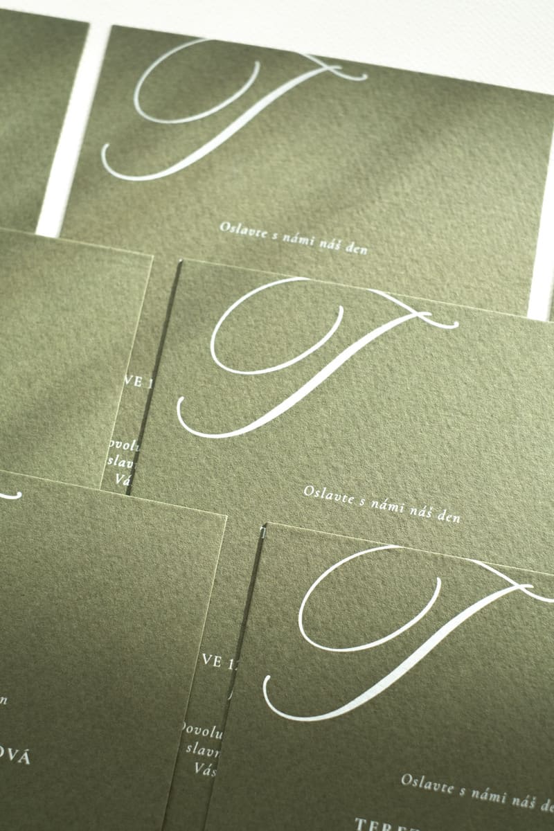 Minimalistické svatební oznámení s iniciály