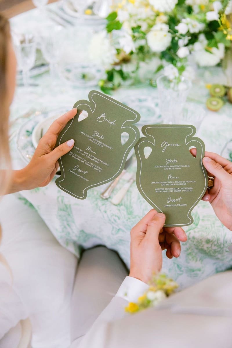 Originální svatební menu ve tvaru vázy